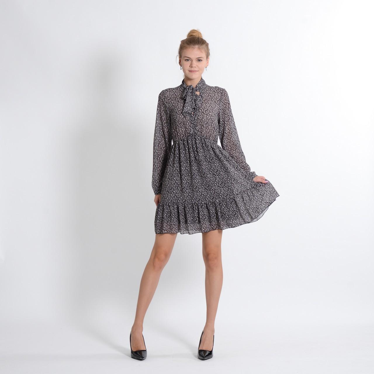 Abito corto con balza Kontatto